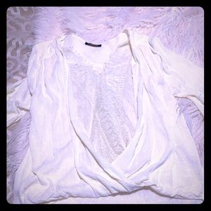 Ivory lace top!! 💕🛍